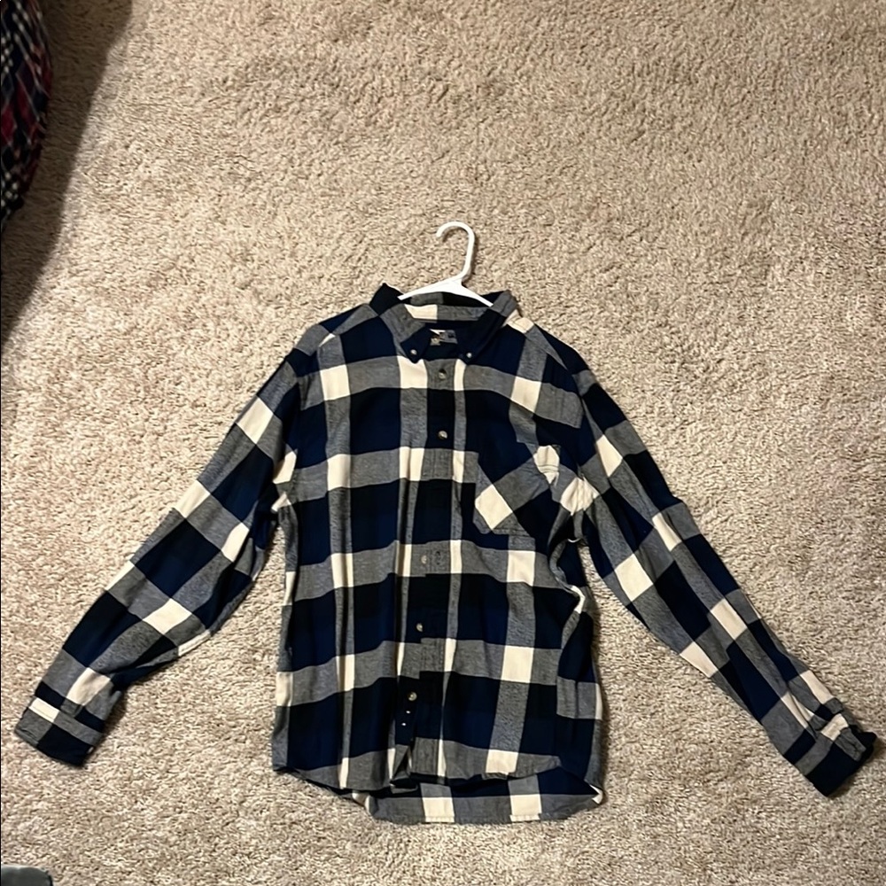 Woolrich Blue and White Plaid Casual Button Down Shirt